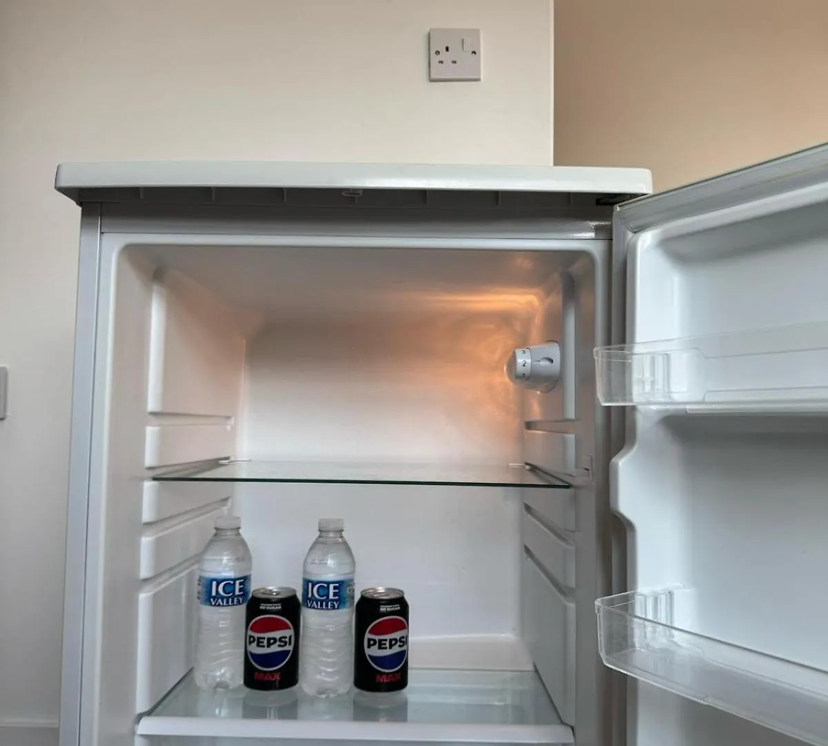 Captain Studio Flat Bed And Free Pizza Eltham