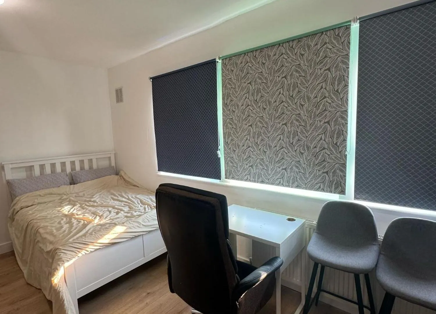 Captain Studio Flat Bed And Free Pizza Eltham 0*,  United Kingdom